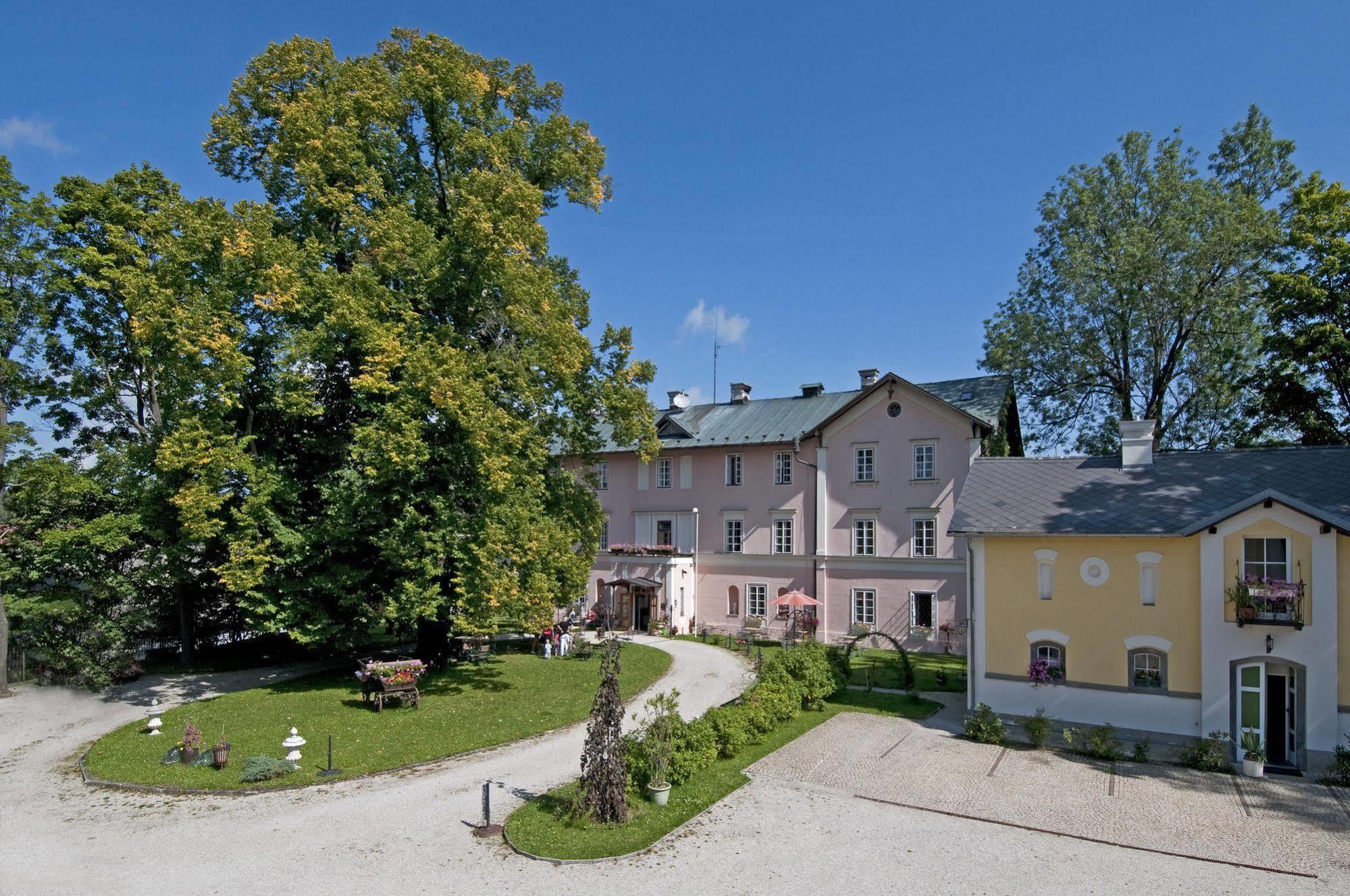 Schlosshotel Zamek Zdikov Exterior photo